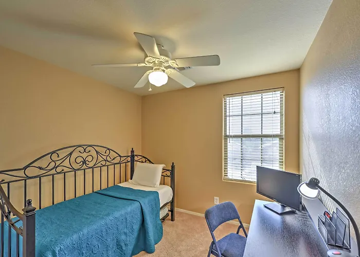 Holiday home Inviting W/ Private Pool: Near Golf!