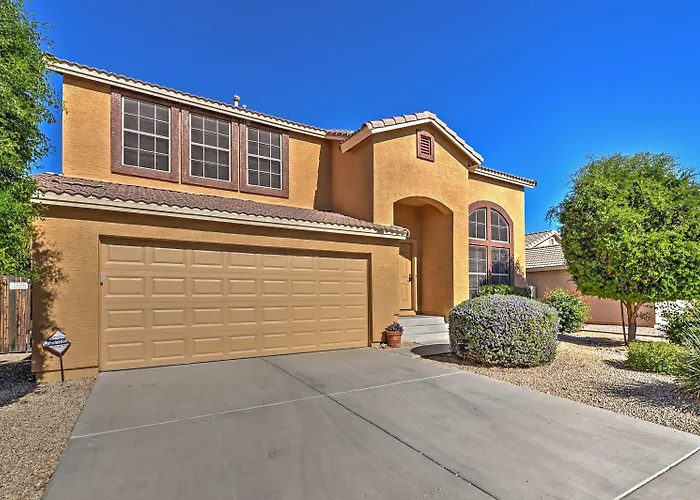 Inviting W/ Private Pool: Near Golf! Holiday home