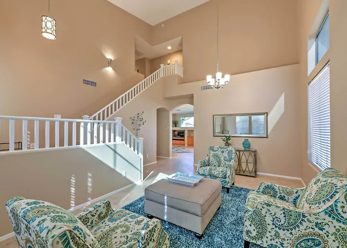 Inviting W/ Private Pool: Near Golf! *