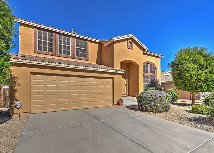 Inviting W/ Private Pool: Near Golf! * Surprise