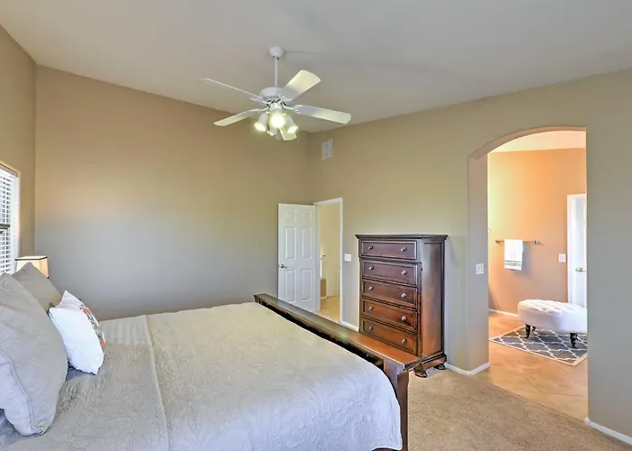 Inviting W/ Private Pool: Near Golf! * Surprise