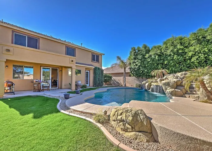 Inviting W/ Private Pool: Near Golf! Surprise